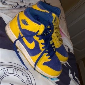 Jordan 1 high OG Laney RARE.